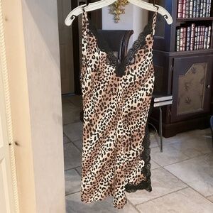 Josie by Natori Mini Leopard Chemise S Black Lace Trim High Side Slit Sexy